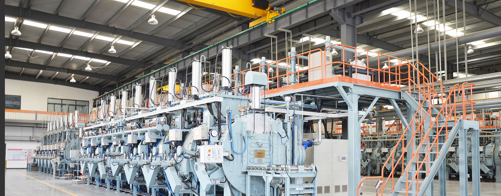  橡膠磁是由鐵氧體磁粉混合橡膠原料而制成之復(fù)合材料，成品由擠壓或軋制制成。由于材料本身可塑性高，制成品或半成品均可隨意刀切、打孔、縱切和裱上其他物料，且不易退磁，有良好的防腐蝕性，由于原料來(lái)源豐富，所以?xún)r(jià)格低廉。主要分為同性橡膠磁和異性橡膠磁兩大類(lèi)。同性橡膠磁磁性較弱，主要應(yīng)用于冰箱磁貼，印刷制品，及宣傳推廣類(lèi)用品。而異性橡膠磁具有較高的磁性能，故大量應(yīng)用在微型馬達(dá)及磁性玩具等領(lǐng)域。